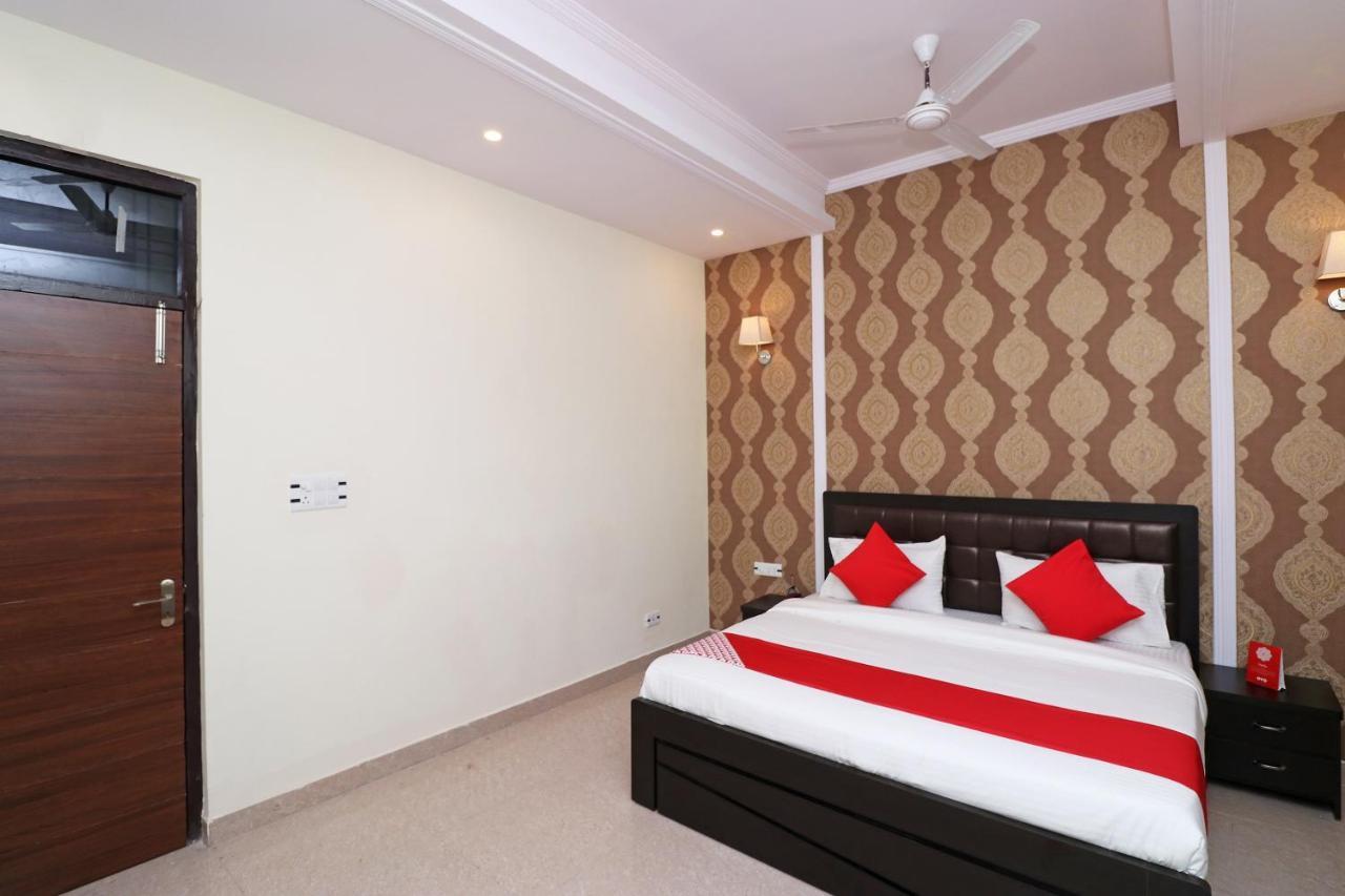 Capital O Hotel Royal Inn Near Gomti Riverfront Park Lucknow Luaran gambar
