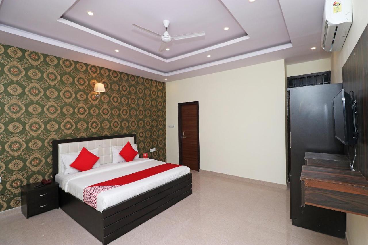 Capital O Hotel Royal Inn Near Gomti Riverfront Park Lucknow Luaran gambar