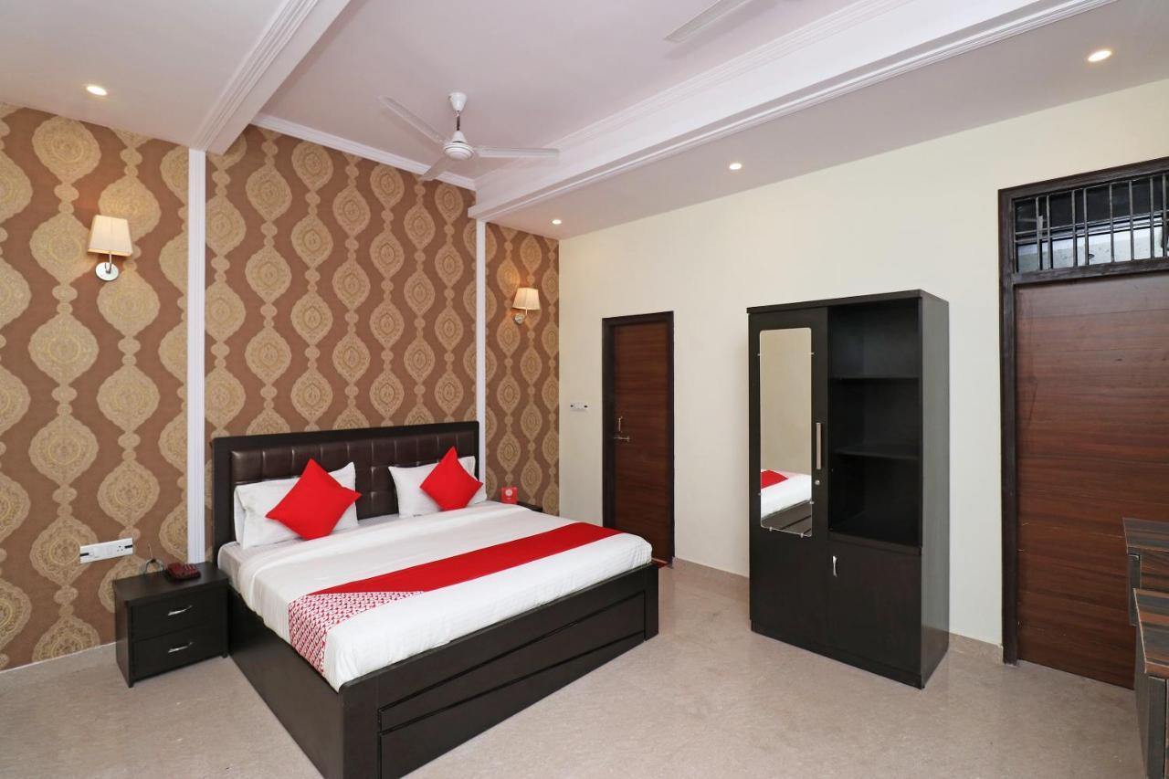 Capital O Hotel Royal Inn Near Gomti Riverfront Park Lucknow Luaran gambar